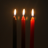 Low temperature candles